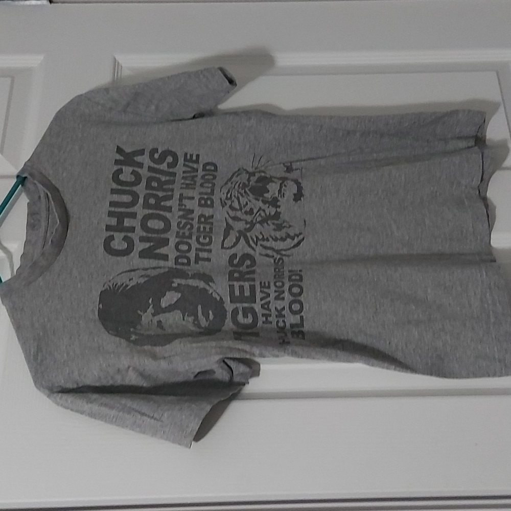 Chuck Norris Doesn't Have tiger blood, tigers have chuck norris blood tshirt